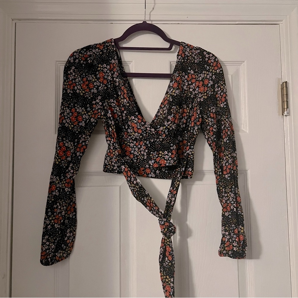 Forever 21 tie back crop top